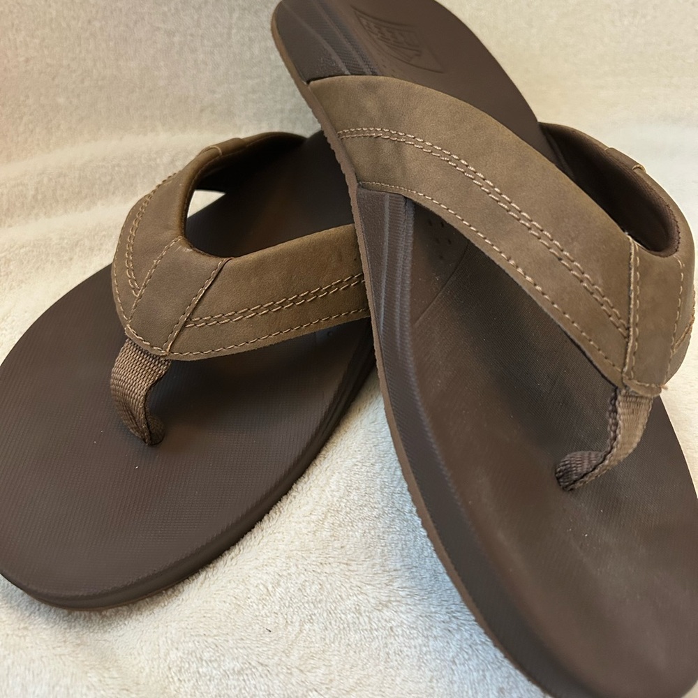 Men’s REEF leather flip flops Size 8